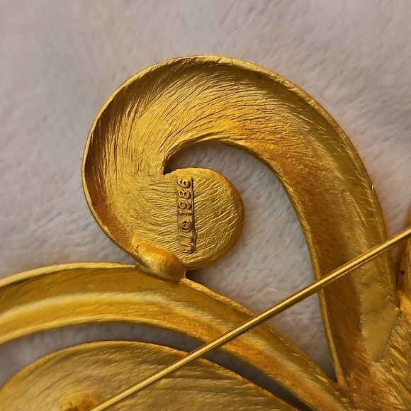 VTG JJ JONNETTE 1986 Elegant Abstract Fleur-de-lis Goldtone Brooch Earrings Set - Picture 6 of 6